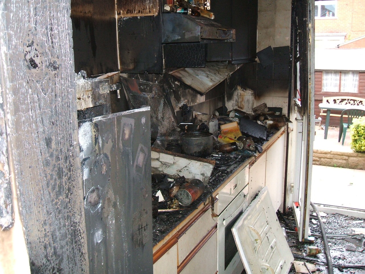 79284647 479990336205625 8873606143834849280 O kitchen fire